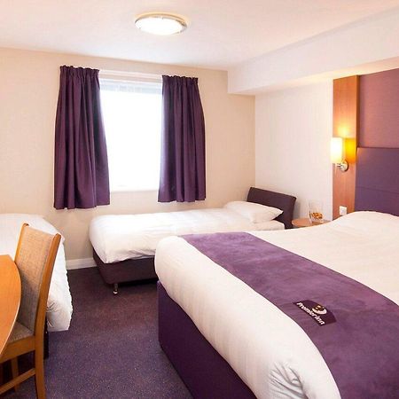 Premier Inn バーンリー エクステリア 写真