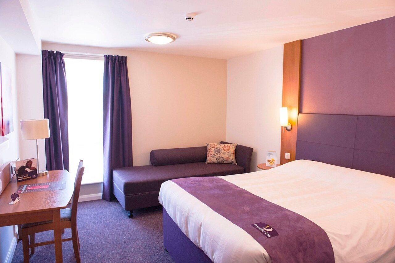 Premier Inn バーンリー エクステリア 写真