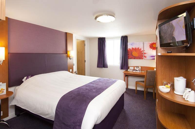 Premier Inn バーンリー エクステリア 写真