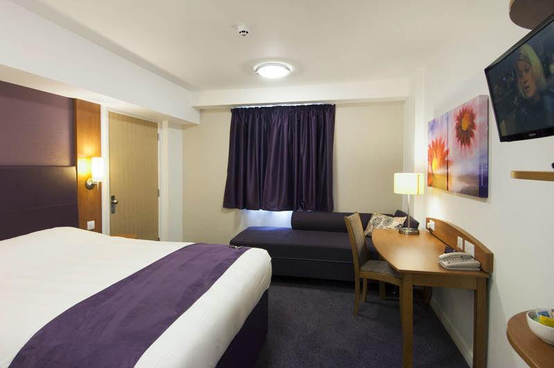 Premier Inn バーンリー エクステリア 写真